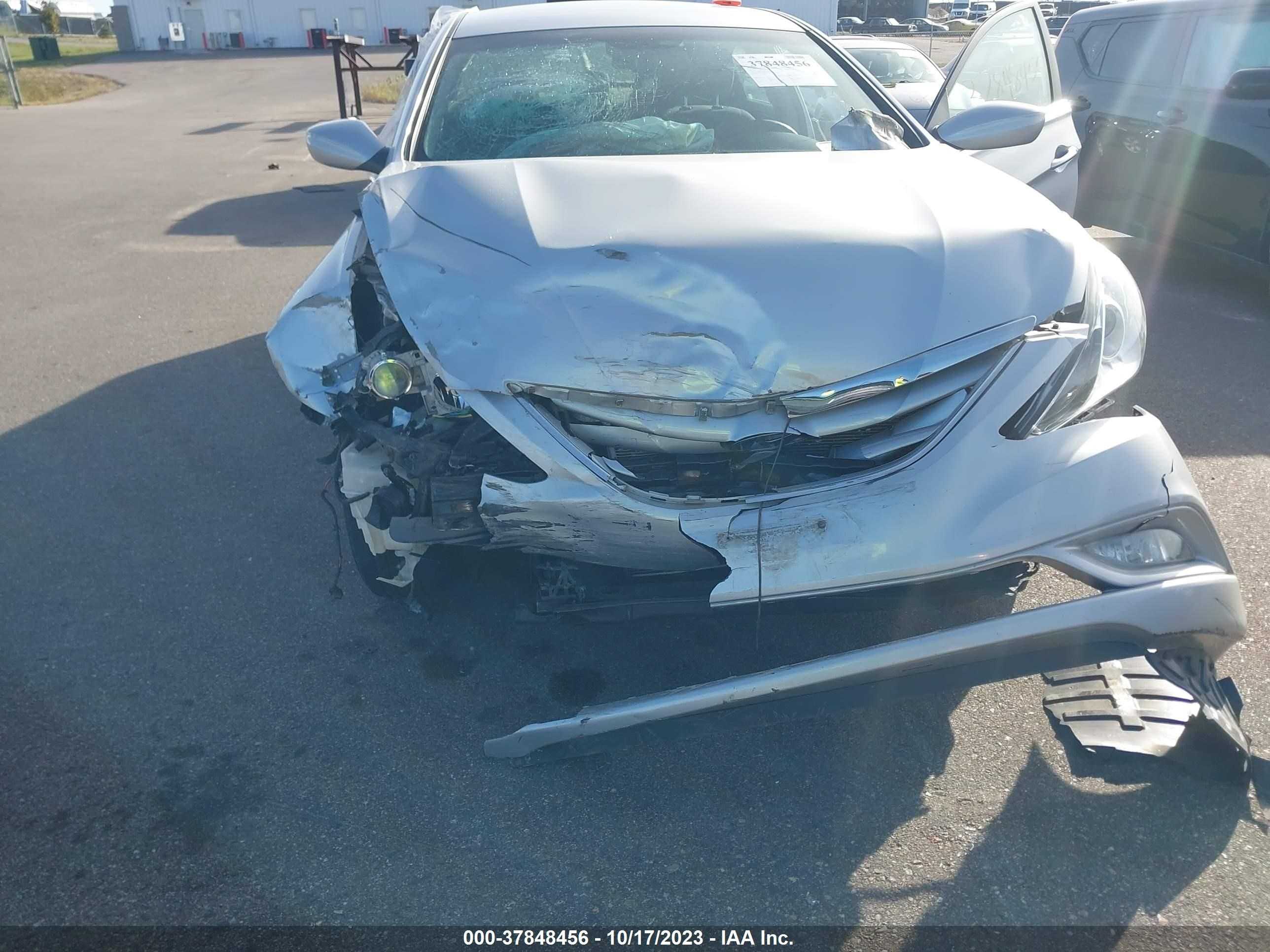 Photo 5 VIN: 5NPEB4AC2DH695817 - HYUNDAI SONATA 