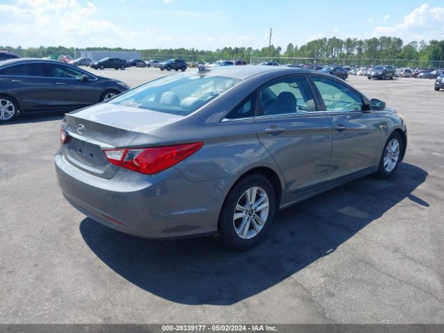 Photo 3 VIN: 5NPEB4AC2DH696689 - HYUNDAI SONATA 