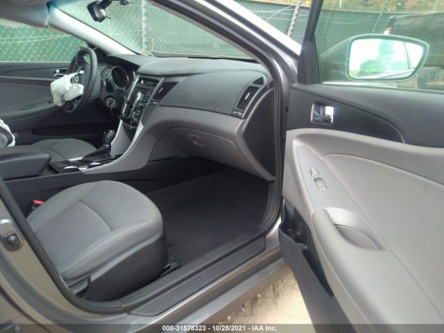 Photo 4 VIN: 5NPEB4AC2DH721574 - HYUNDAI SONATA 