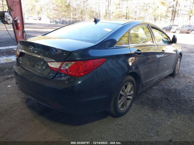 Photo 3 VIN: 5NPEB4AC2DH728010 - HYUNDAI SONATA 