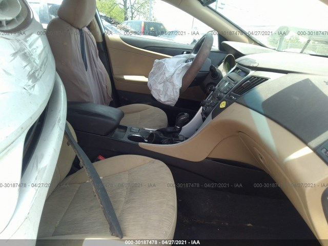 Photo 4 VIN: 5NPEB4AC2DH729545 - HYUNDAI SONATA 