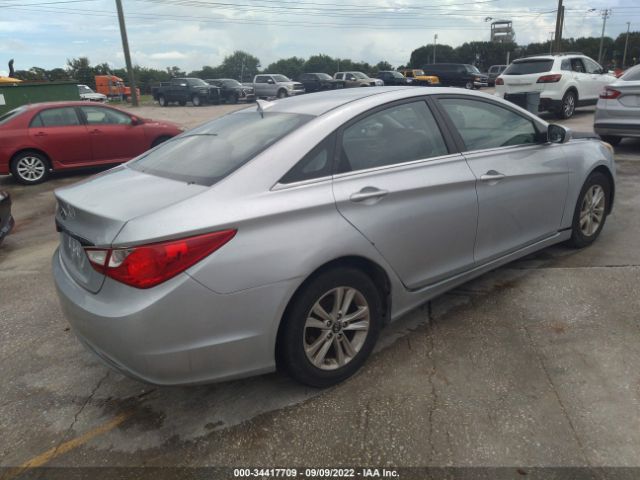 Photo 3 VIN: 5NPEB4AC2DH730890 - HYUNDAI SONATA 