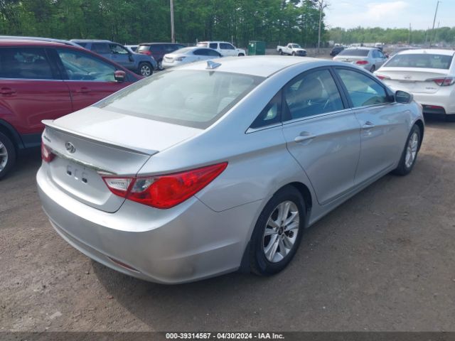 Photo 3 VIN: 5NPEB4AC2DH732770 - HYUNDAI SONATA 