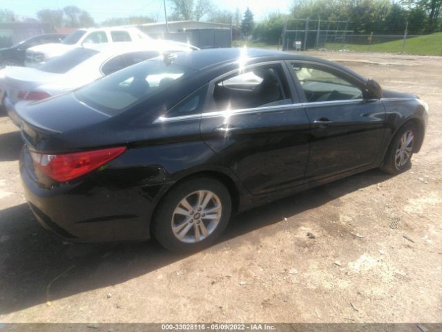 Photo 3 VIN: 5NPEB4AC2DH745809 - HYUNDAI SONATA 