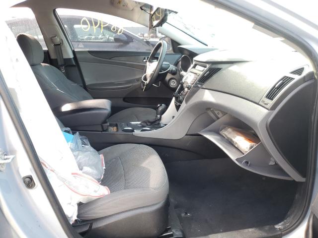 Photo 4 VIN: 5NPEB4AC2DH750315 - HYUNDAI SONATA GLS 