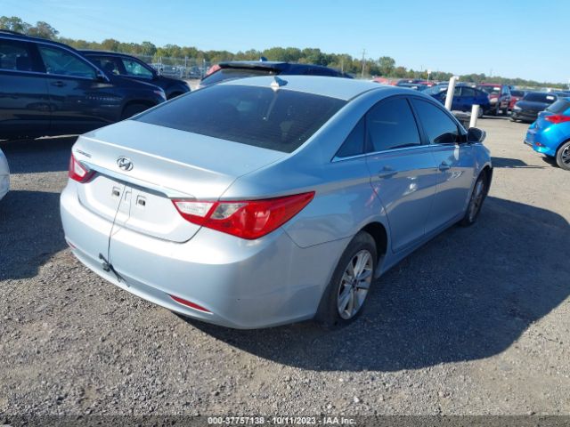 Photo 3 VIN: 5NPEB4AC2DH758768 - HYUNDAI SONATA 