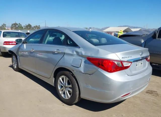 Photo 2 VIN: 5NPEB4AC2DH768250 - HYUNDAI SONATA 