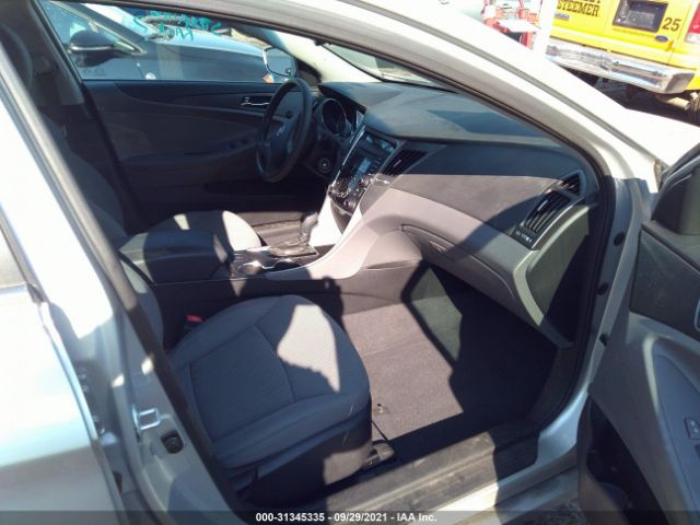 Photo 4 VIN: 5NPEB4AC2DH779376 - HYUNDAI SONATA 