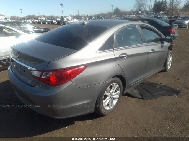 Photo 3 VIN: 5NPEB4AC2DH781757 - HYUNDAI SONATA 