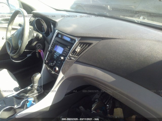 Photo 4 VIN: 5NPEB4AC2DH781757 - HYUNDAI SONATA 