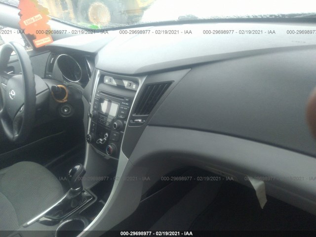 Photo 4 VIN: 5NPEB4AC2DH783119 - HYUNDAI SONATA 