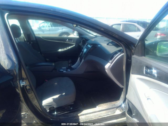 Photo 4 VIN: 5NPEB4AC2DH808505 - HYUNDAI SONATA 