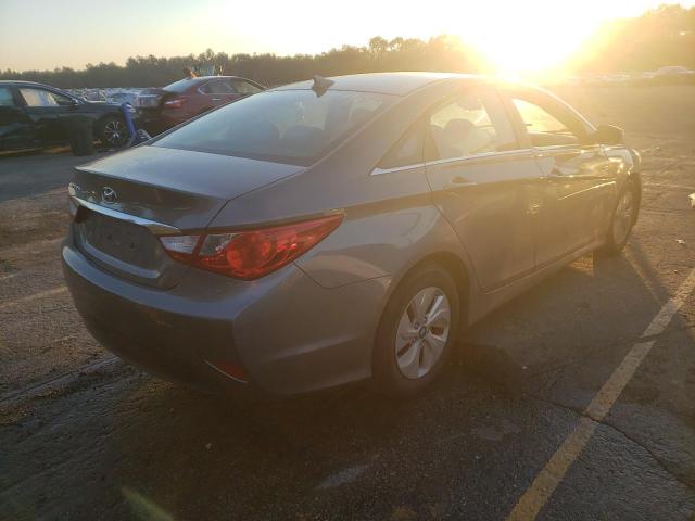 Photo 3 VIN: 5NPEB4AC2EH816833 - HYUNDAI SONATA GLS 