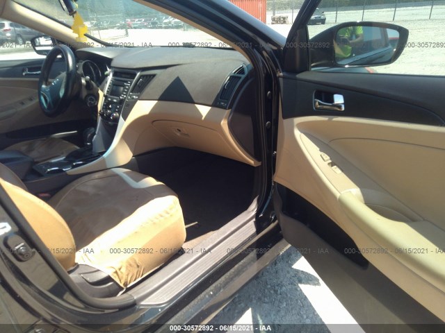 Photo 4 VIN: 5NPEB4AC2EH825564 - HYUNDAI SONATA 