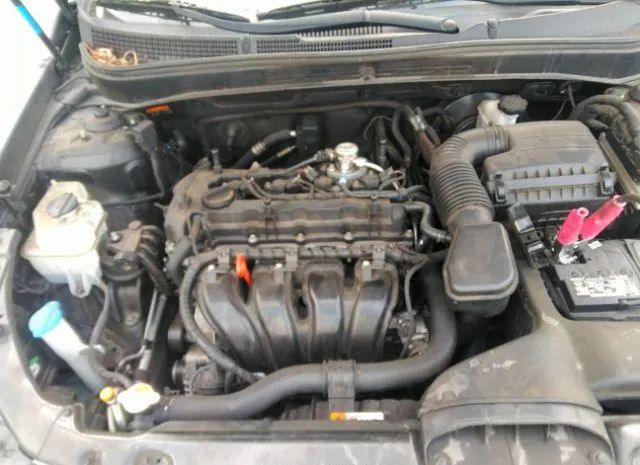 Photo 9 VIN: 5NPEB4AC2EH827945 - HYUNDAI SONATA 