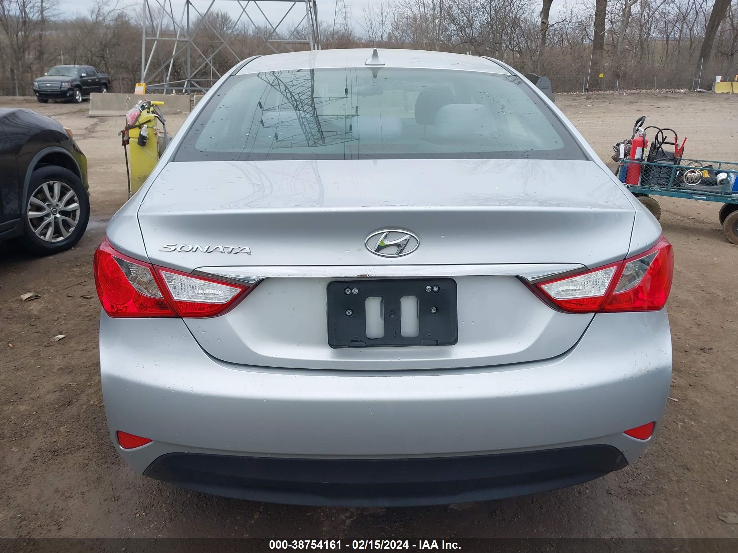 Photo 15 VIN: 5NPEB4AC2EH883979 - HYUNDAI SONATA 