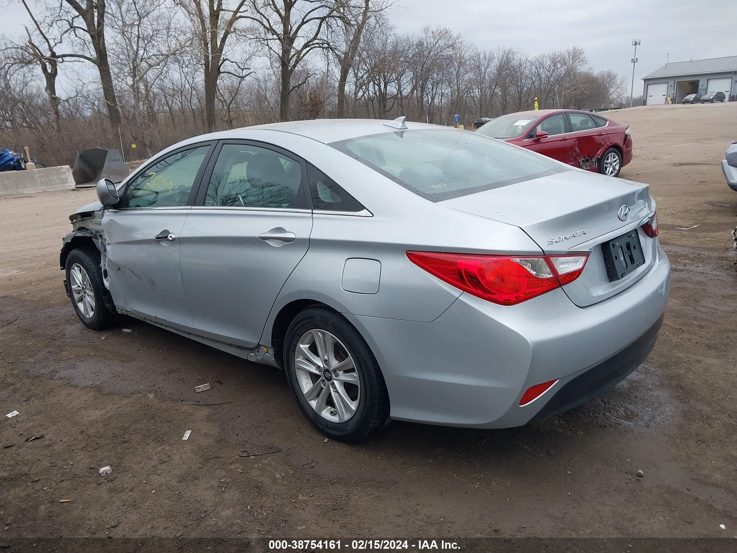 Photo 2 VIN: 5NPEB4AC2EH883979 - HYUNDAI SONATA 