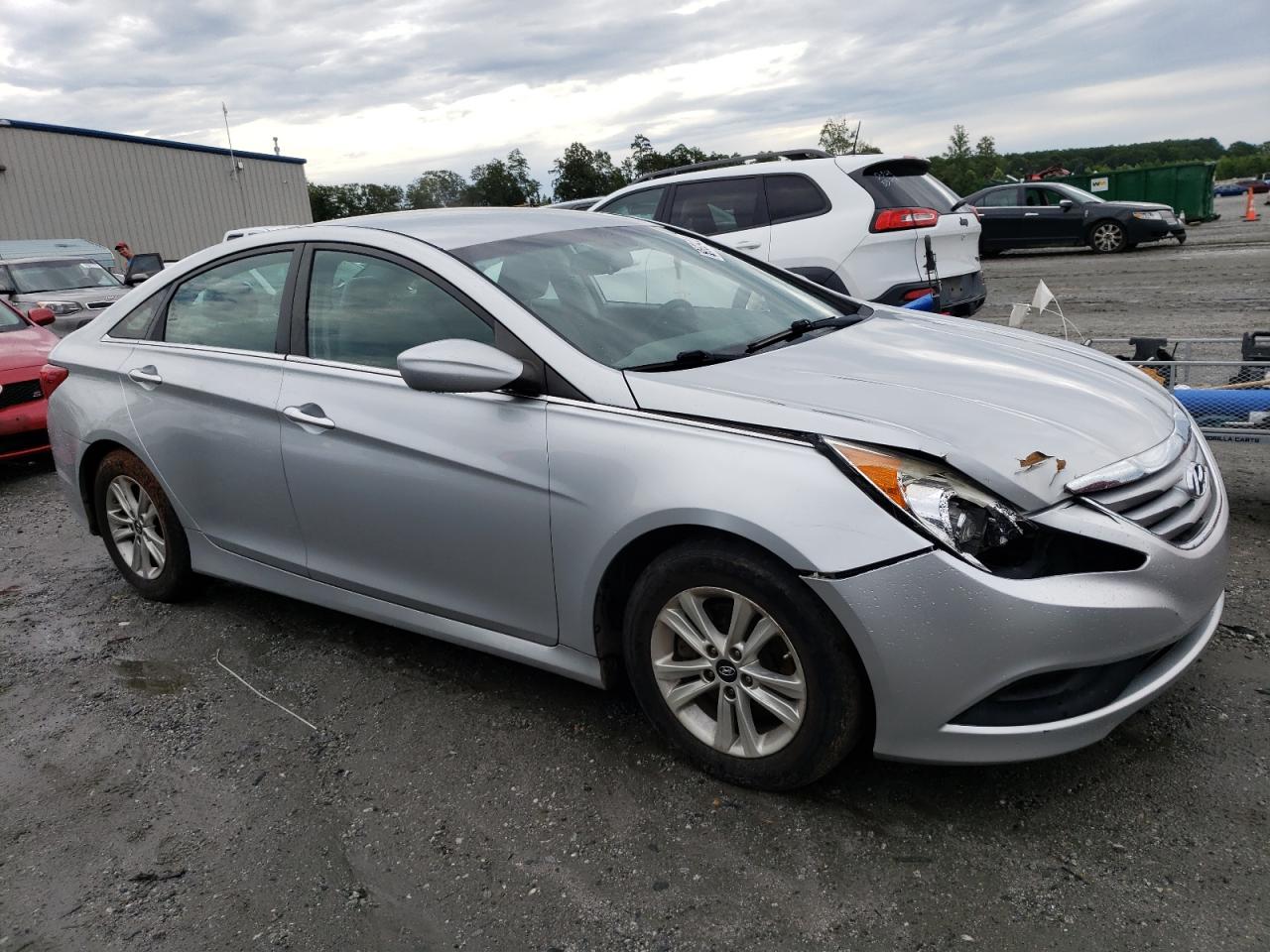 Photo 3 VIN: 5NPEB4AC2EH889412 - HYUNDAI SONATA 