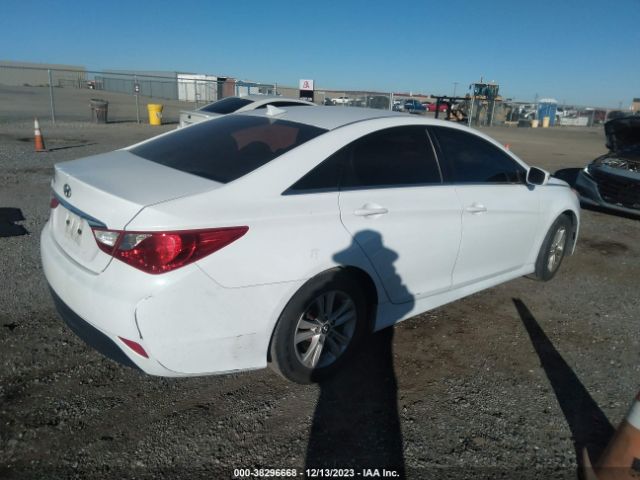 Photo 3 VIN: 5NPEB4AC2EH899003 - HYUNDAI SONATA 