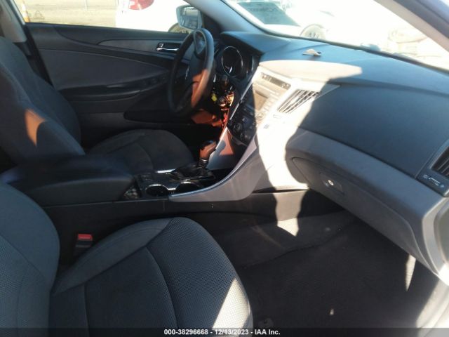 Photo 4 VIN: 5NPEB4AC2EH899003 - HYUNDAI SONATA 