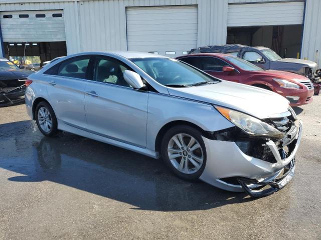 Photo 3 VIN: 5NPEB4AC2EH926815 - HYUNDAI SONATA 