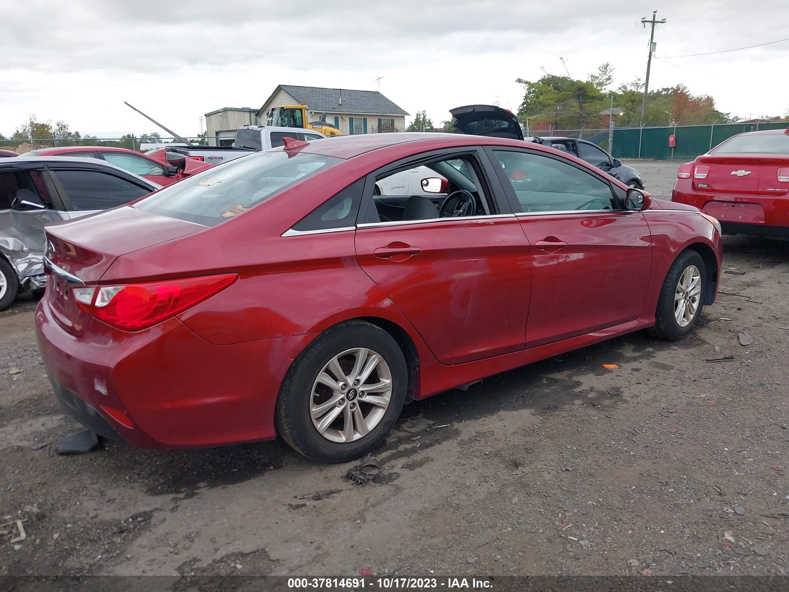 Photo 3 VIN: 5NPEB4AC2EH946031 - HYUNDAI SONATA 