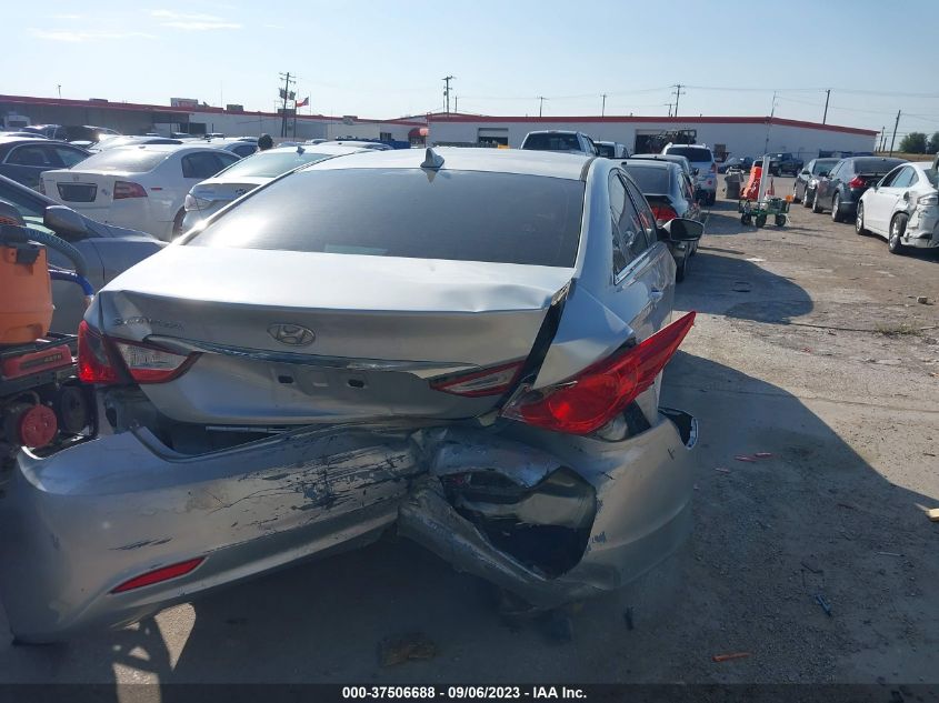 Photo 3 VIN: 5NPEB4AC3BH010558 - HYUNDAI SONATA 