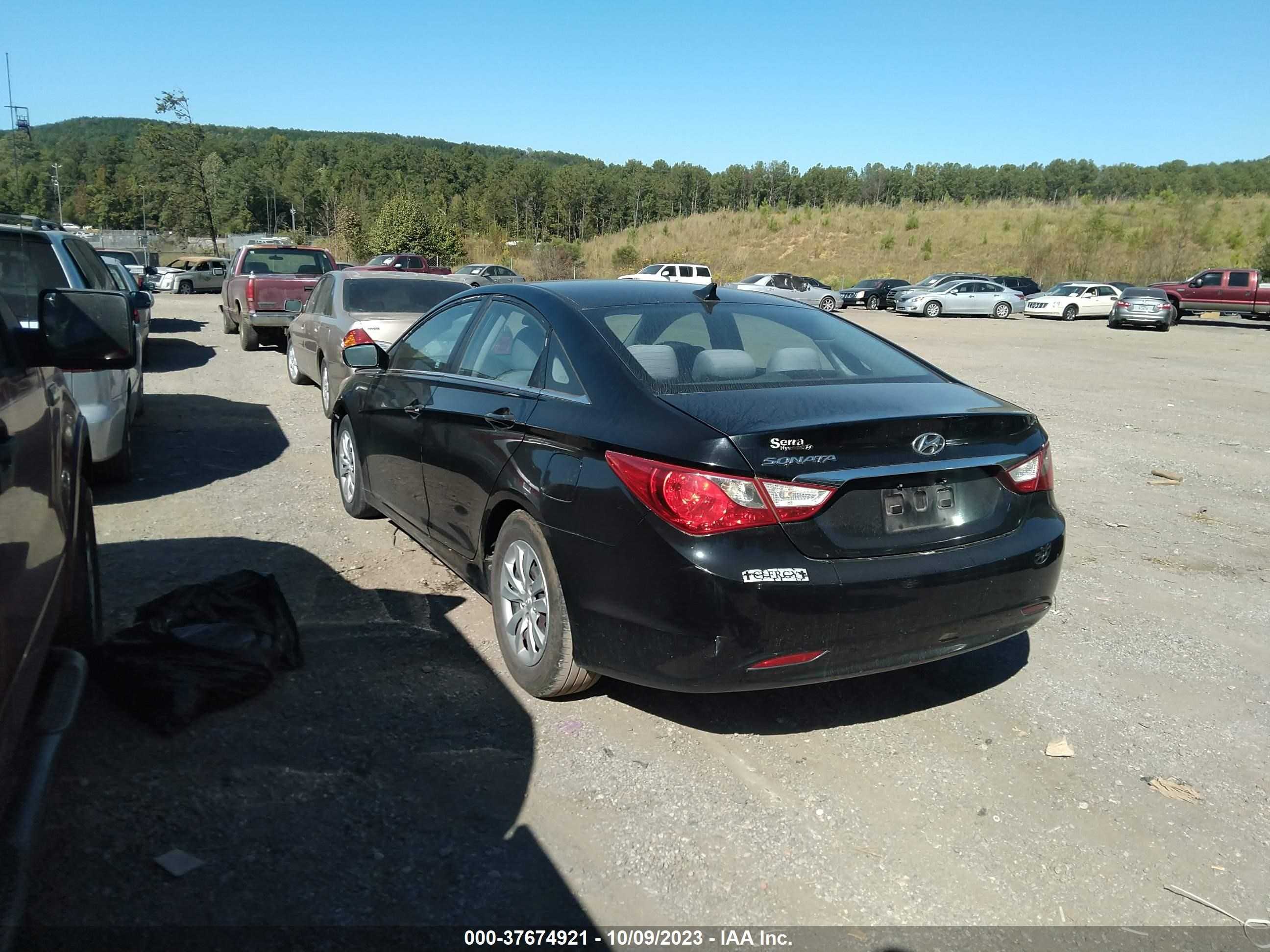 Photo 2 VIN: 5NPEB4AC3BH029613 - HYUNDAI SONATA 