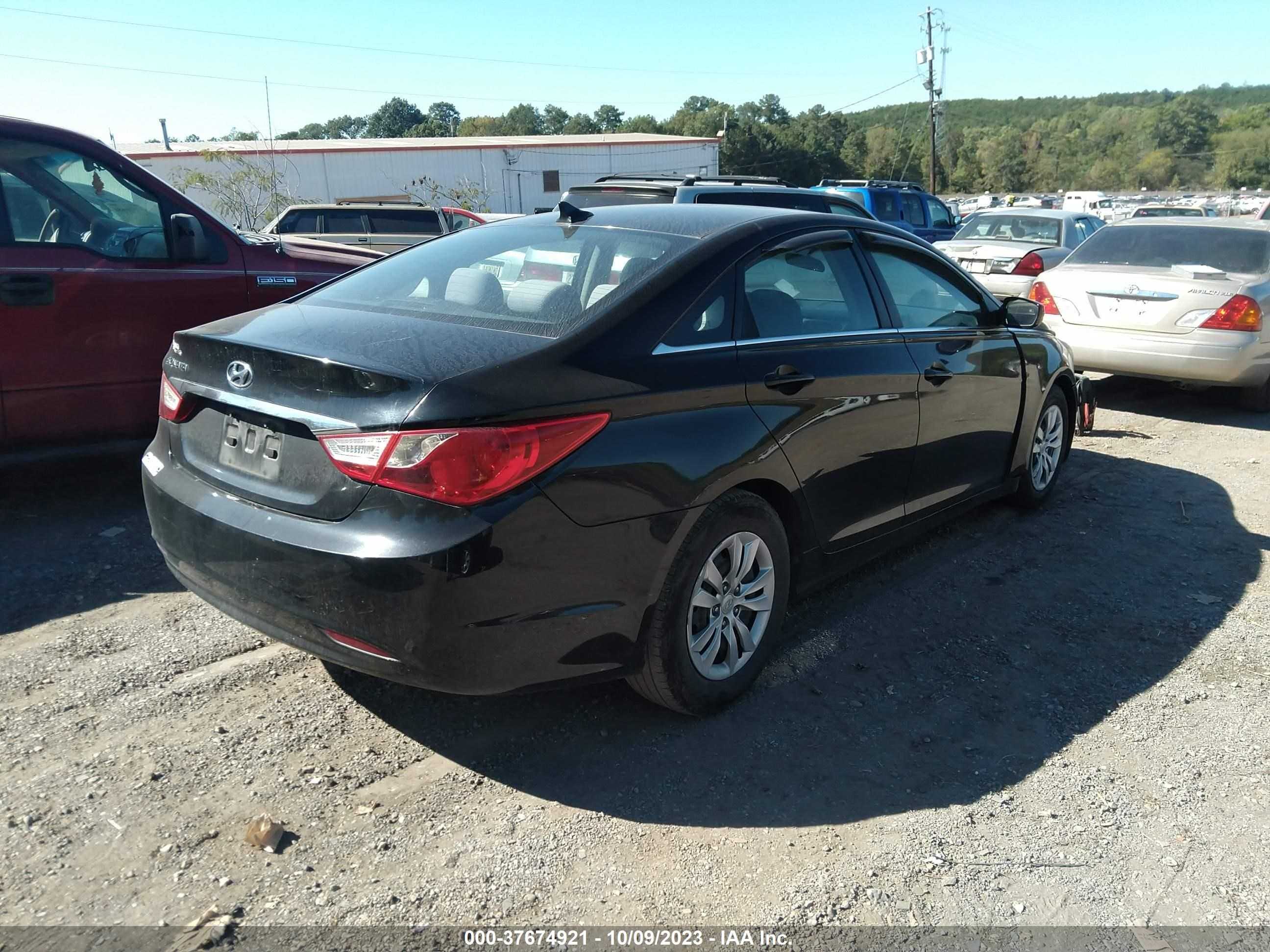 Photo 3 VIN: 5NPEB4AC3BH029613 - HYUNDAI SONATA 