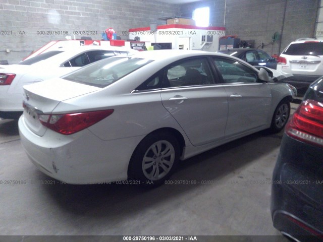 Photo 3 VIN: 5NPEB4AC3BH076933 - HYUNDAI SONATA 