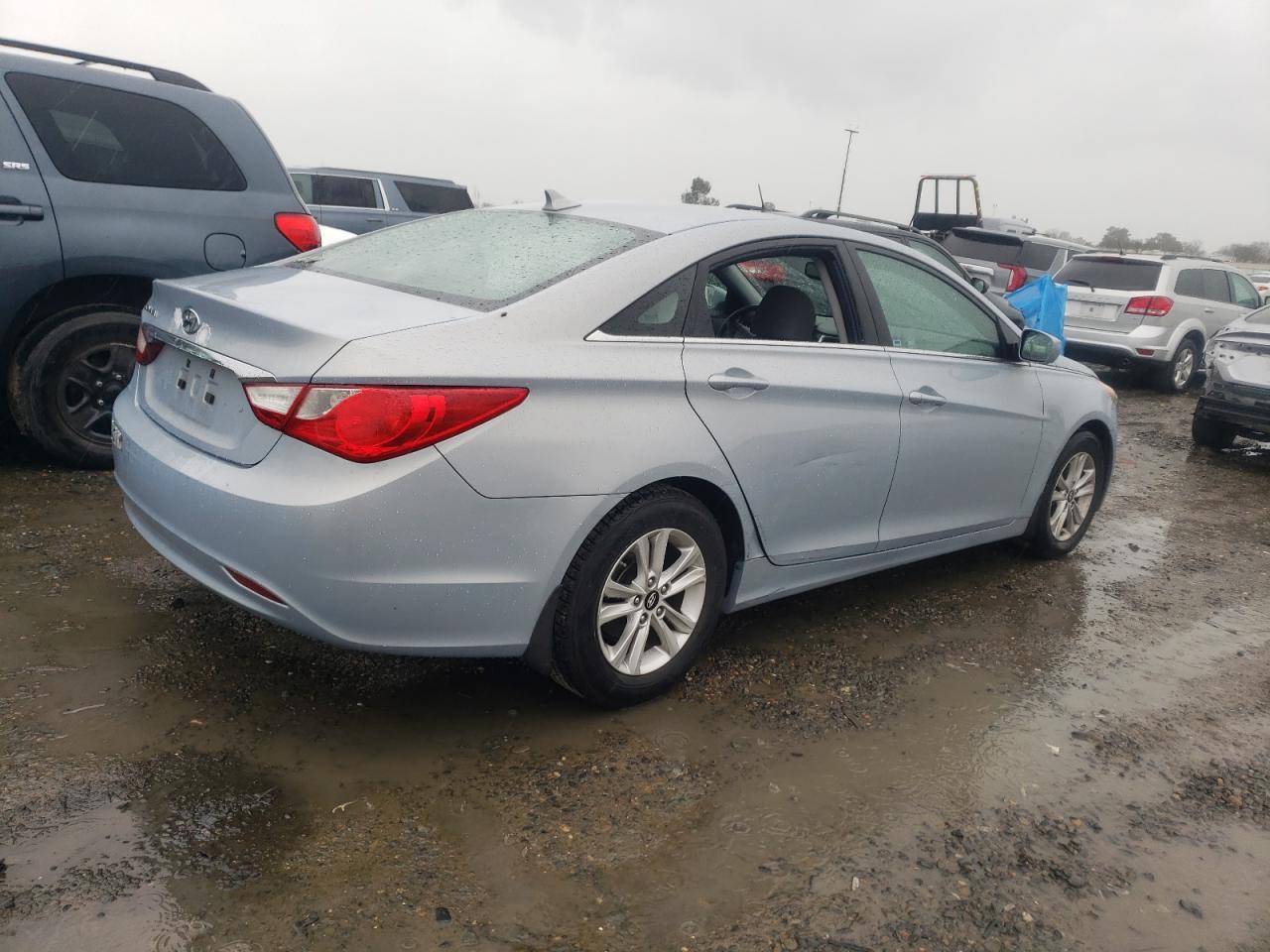 Photo 2 VIN: 5NPEB4AC3BH115147 - HYUNDAI SONATA 