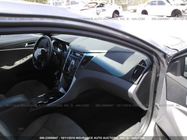 Photo 4 VIN: 5NPEB4AC3BH165322 - HYUNDAI SONATA 