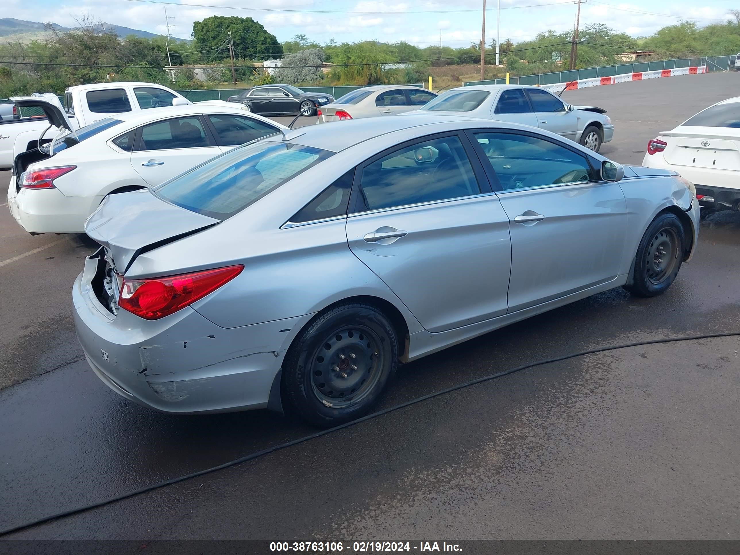 Photo 3 VIN: 5NPEB4AC3BH181200 - HYUNDAI SONATA 