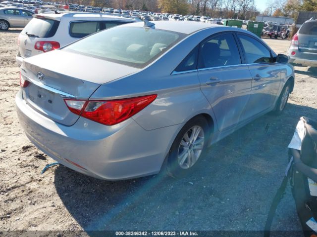 Photo 3 VIN: 5NPEB4AC3BH287114 - HYUNDAI SONATA 