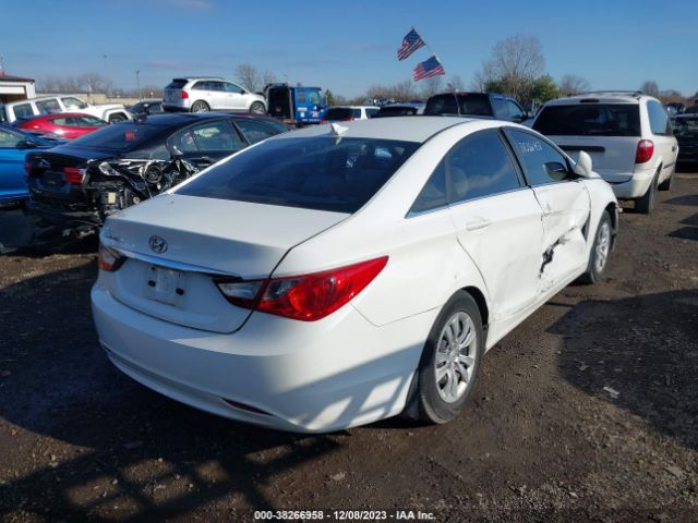 Photo 3 VIN: 5NPEB4AC3CH312837 - HYUNDAI SONATA 