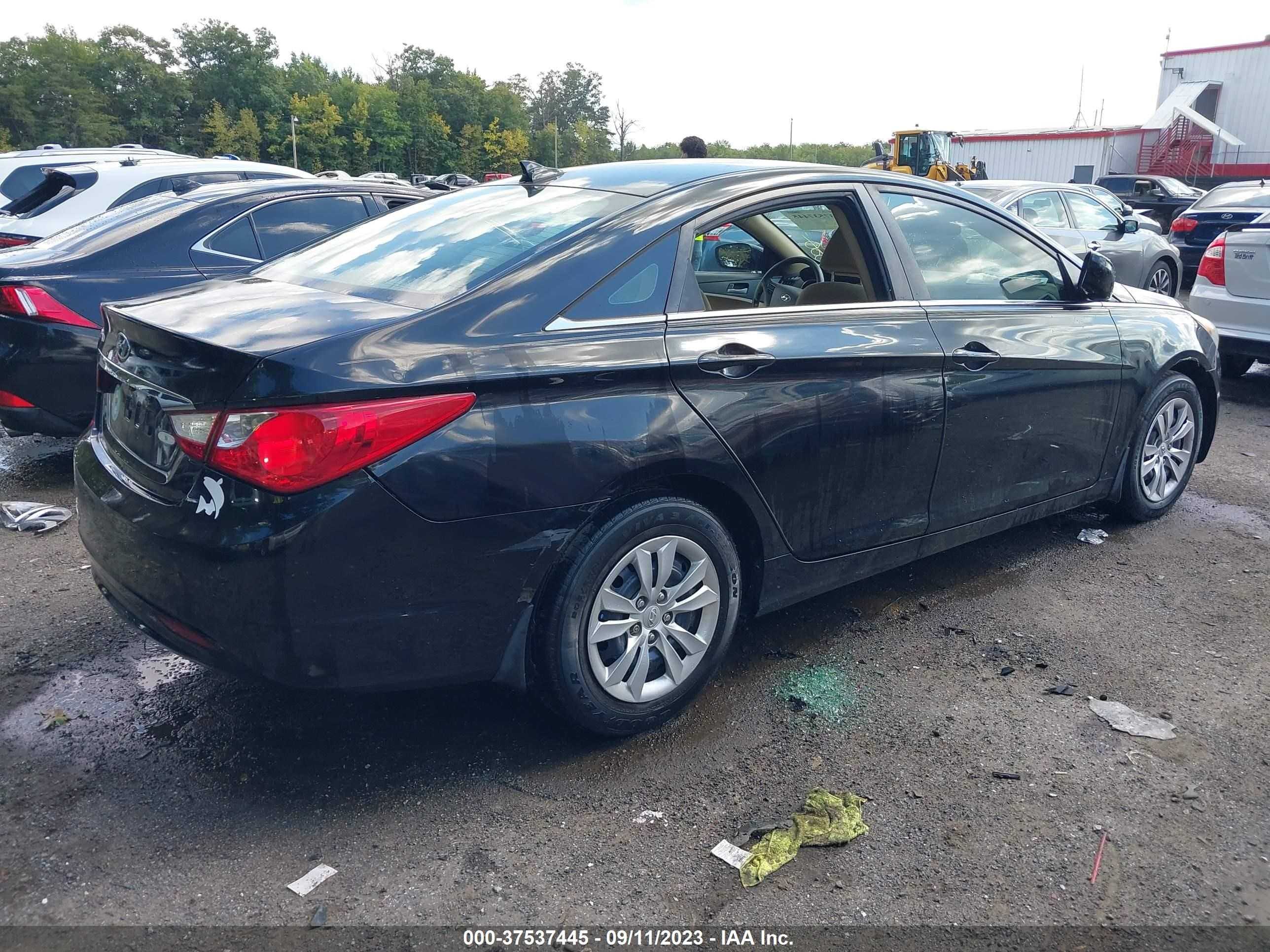 Photo 3 VIN: 5NPEB4AC3CH339200 - HYUNDAI SONATA 