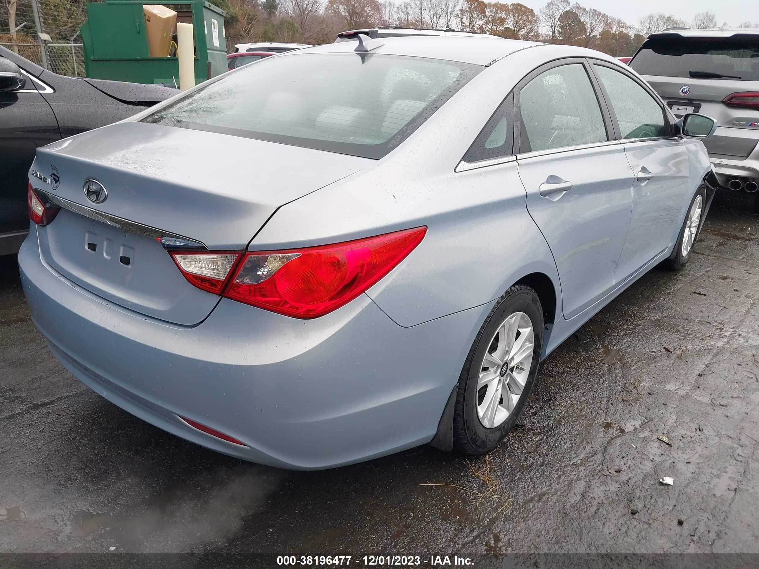 Photo 3 VIN: 5NPEB4AC3CH348320 - HYUNDAI SONATA 