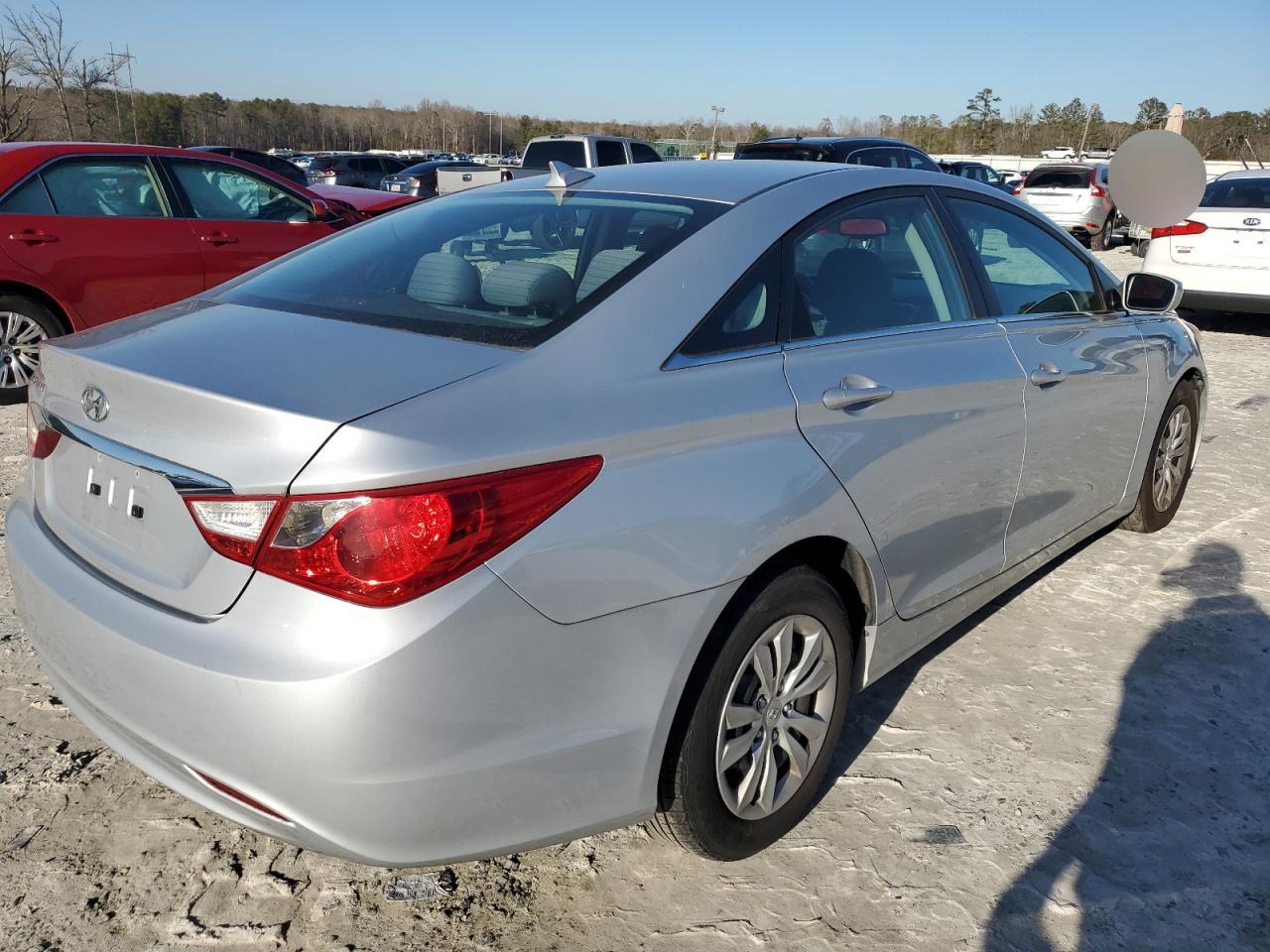 Photo 2 VIN: 5NPEB4AC3CH356871 - HYUNDAI SONATA 