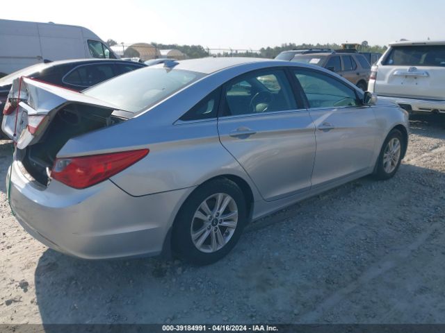 Photo 3 VIN: 5NPEB4AC3CH368454 - HYUNDAI SONATA 