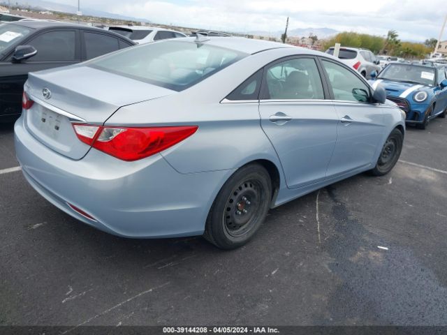 Photo 3 VIN: 5NPEB4AC3CH400559 - HYUNDAI SONATA 