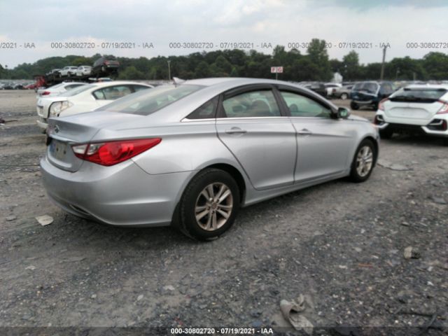 Photo 3 VIN: 5NPEB4AC3CH401680 - HYUNDAI SONATA 