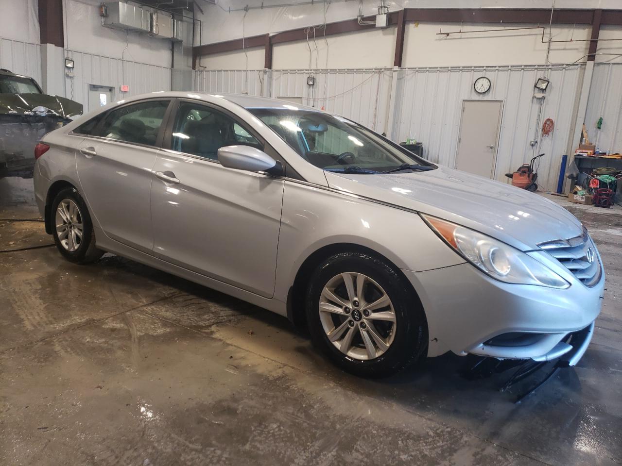 Photo 3 VIN: 5NPEB4AC3CH410234 - HYUNDAI SONATA 