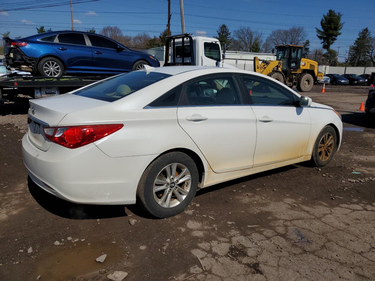 Photo 2 VIN: 5NPEB4AC3CH411089 - HYUNDAI SONATA 