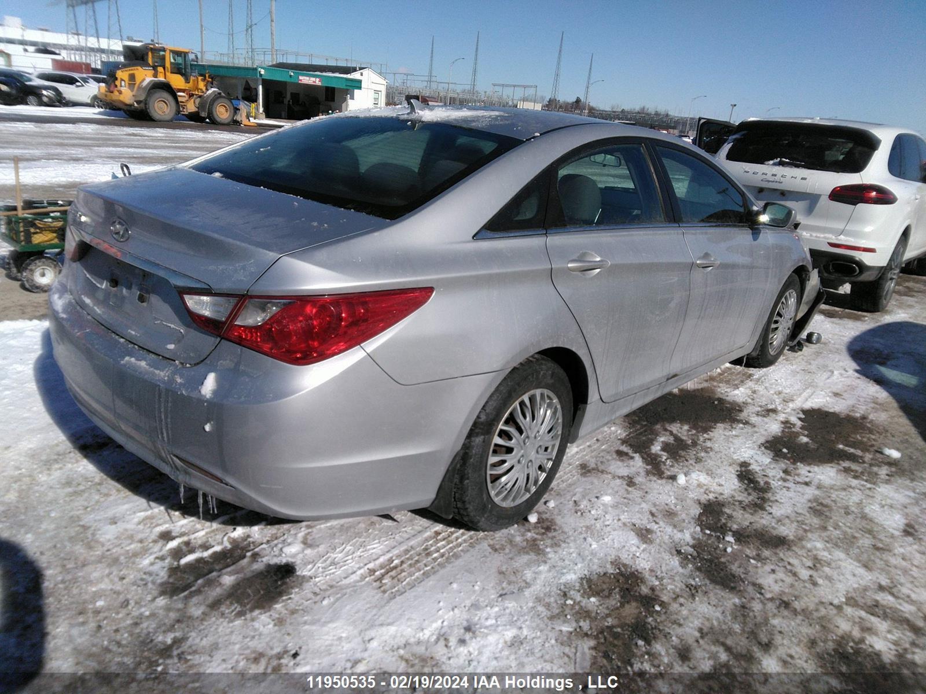 Photo 3 VIN: 5NPEB4AC3CH412467 - HYUNDAI SONATA 