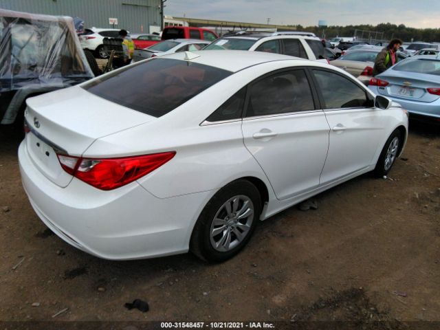 Photo 3 VIN: 5NPEB4AC3CH416017 - HYUNDAI SONATA 