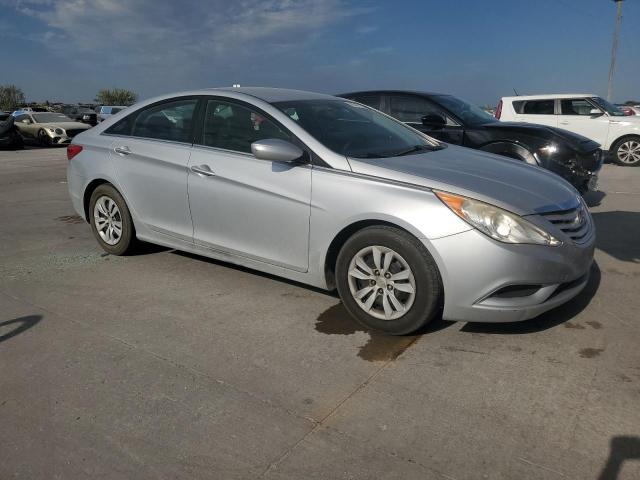 Photo 3 VIN: 5NPEB4AC3CH439801 - HYUNDAI SONATA GLS 