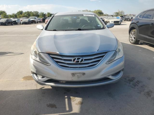 Photo 4 VIN: 5NPEB4AC3CH439801 - HYUNDAI SONATA GLS 