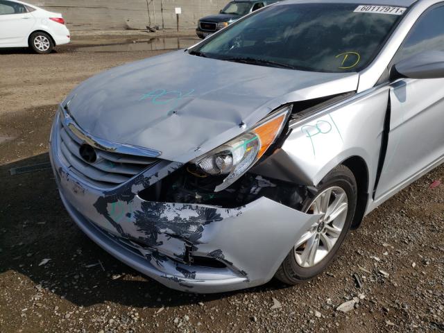 Photo 8 VIN: 5NPEB4AC3CH466819 - HYUNDAI SONATA GLS 