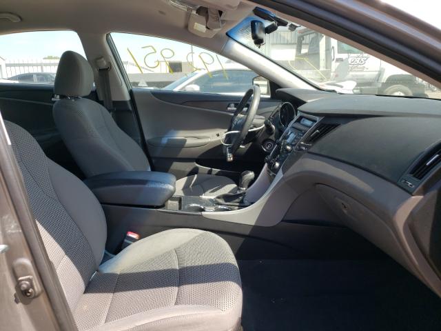 Photo 4 VIN: 5NPEB4AC3CH493373 - HYUNDAI SONATA GLS 