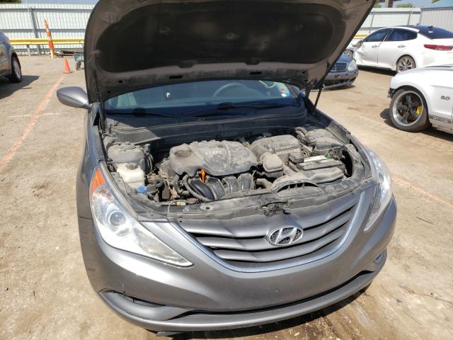 Photo 8 VIN: 5NPEB4AC3CH493373 - HYUNDAI SONATA GLS 